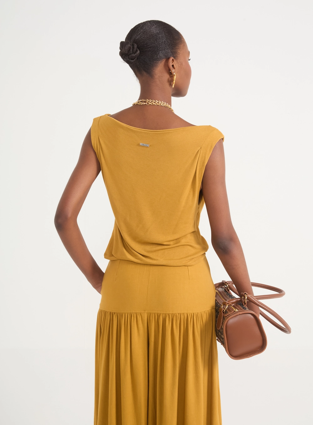 Blusa Feminina Com Decote Degagê Amarelo