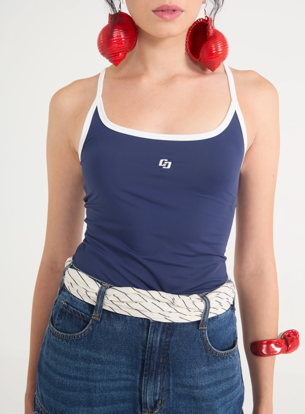 Regata Feminina Bicolor Com Alças Cruzadas E Logo Azul