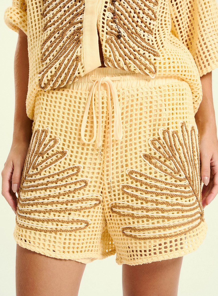 Short Feminino Em Tela Com Bordados Amarelo 3