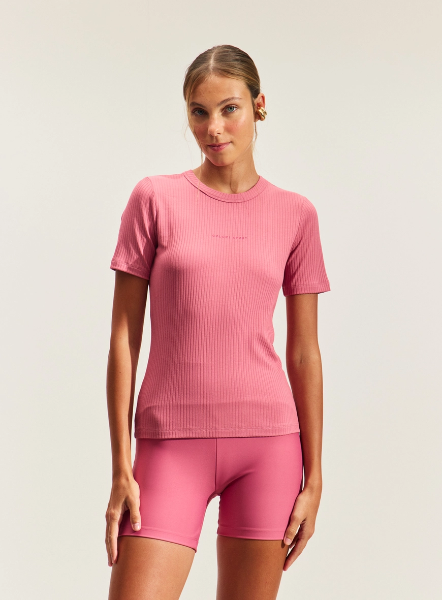 Blusa Canelada Justa Com Mangas Curtas