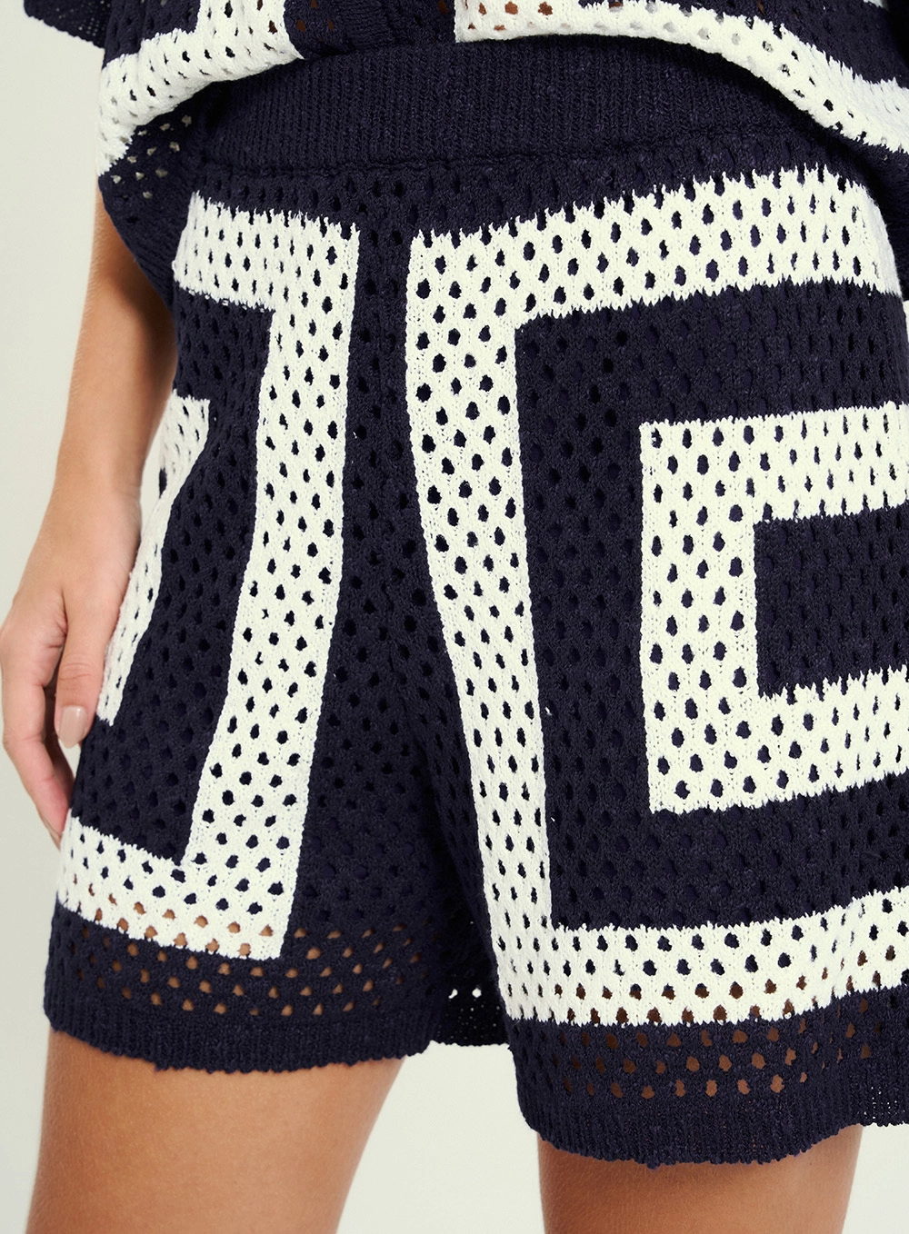 Short Feminino Tricô Cintura Alta Estampado Preto 3