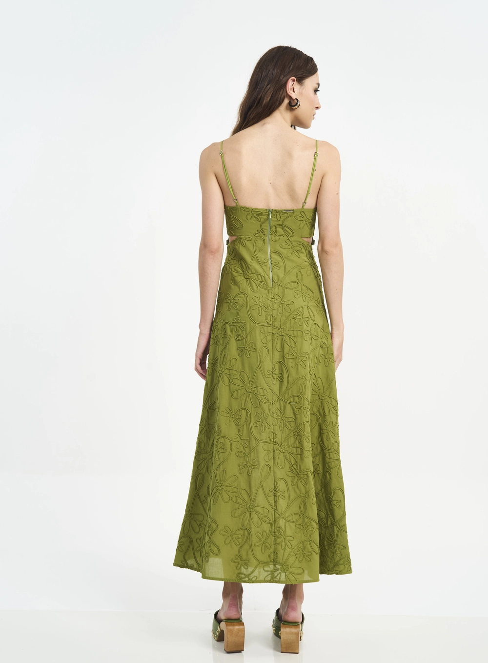 Vestido Longo Com Bordado E Recorte Verde