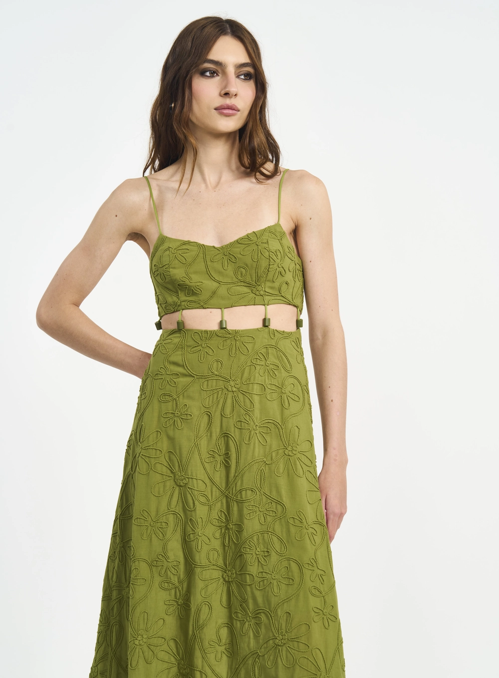 Vestido Longo Com Bordado E Recorte Verde