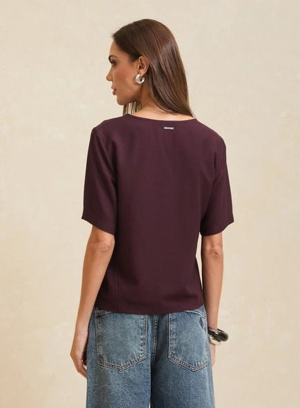 Camiseta Feminina Reta Decote Canoa
