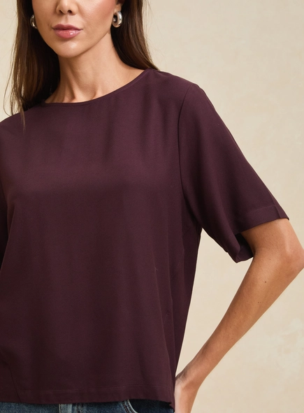 Camiseta Feminina Reta Decote Canoa