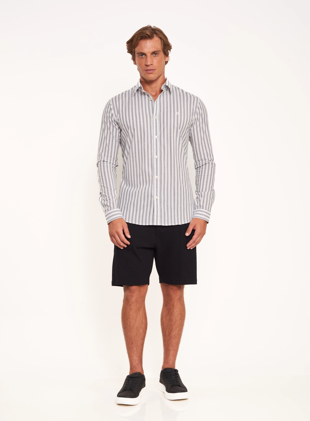 Camisa Masculina Listrada Com Logo Estampados