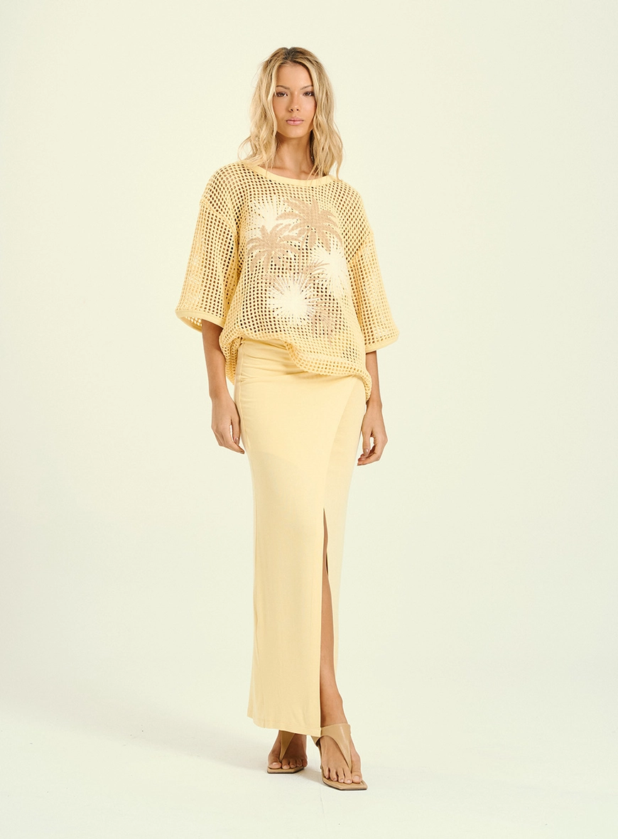 Camiseta Feminina Oversized Em Tela Com Bordado Amarelo 2