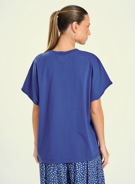 Camiseta Malha Feminina Oversized Com Logo Frontal