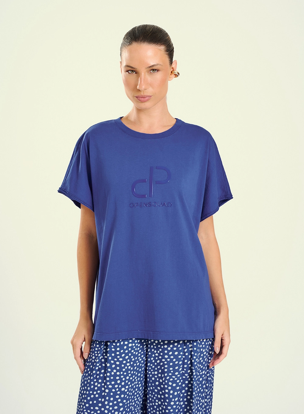 Camiseta Malha Feminina Oversized Com Logo Frontal Azul 1