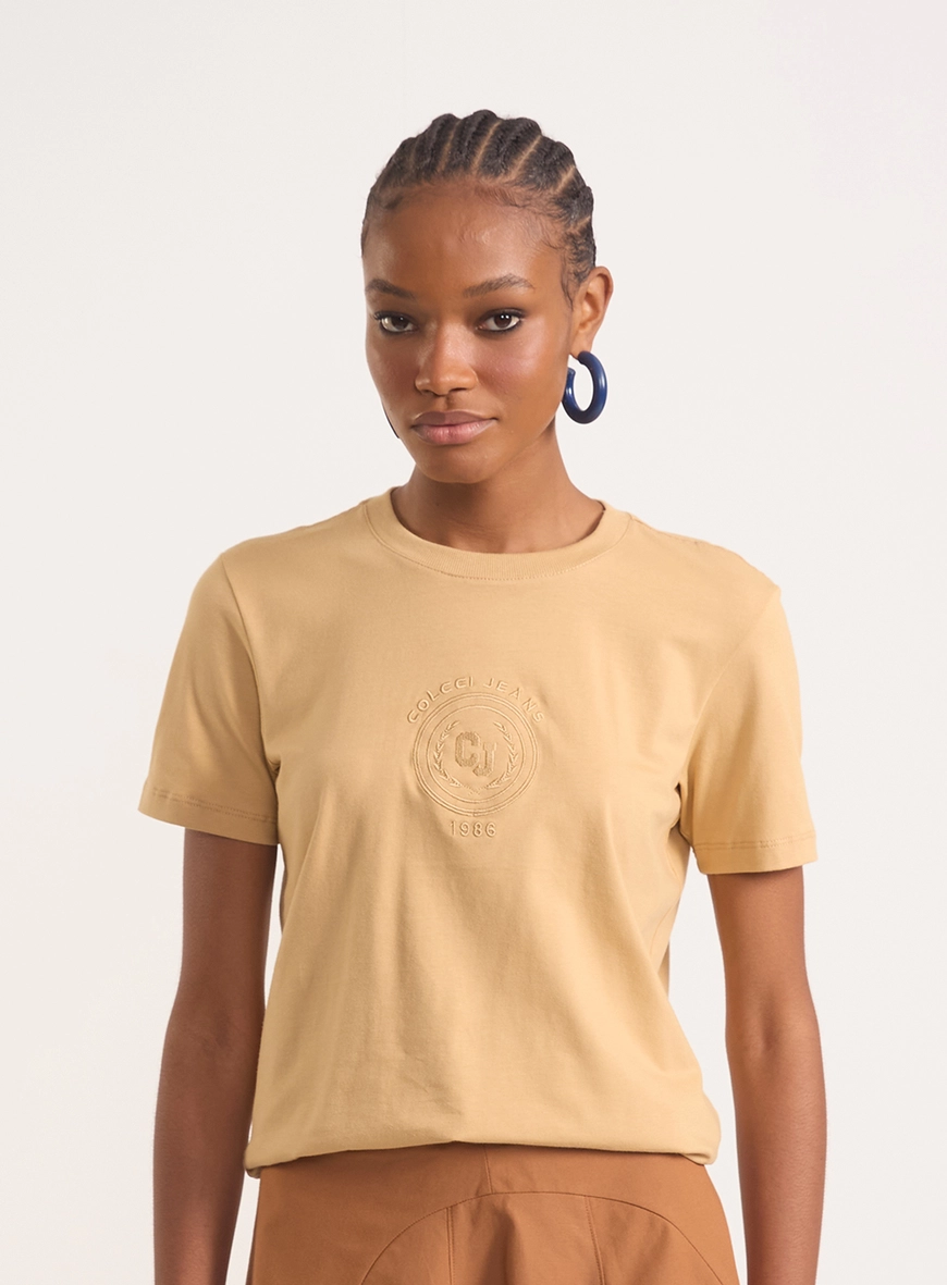 Camiseta Regular Com Logo Bordado E Gola Em Ribana