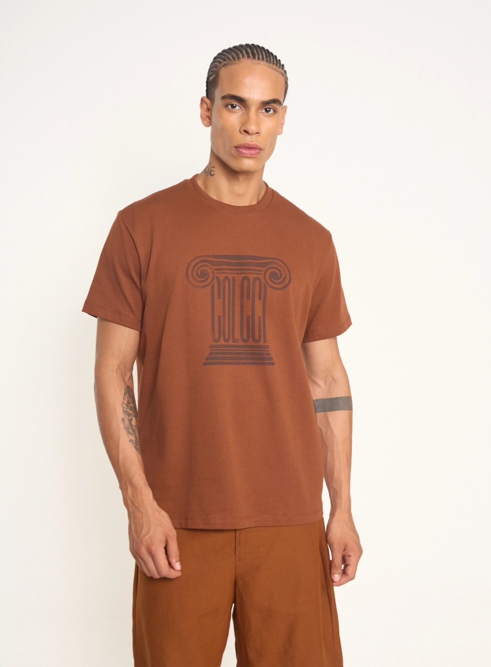 Camiseta Masculina Com Estampa Localizada Marrom