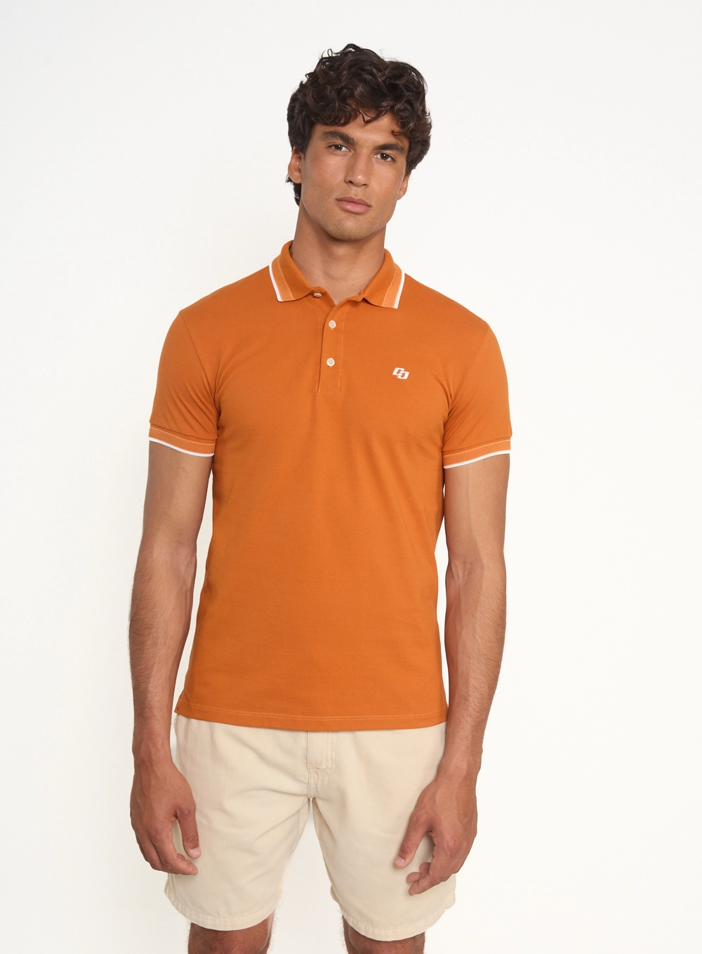 Polo Masculina Com Frisos Contrastantes Marrom