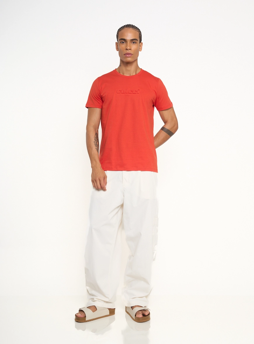 Camiseta Masculina Com Logo Em Relevo