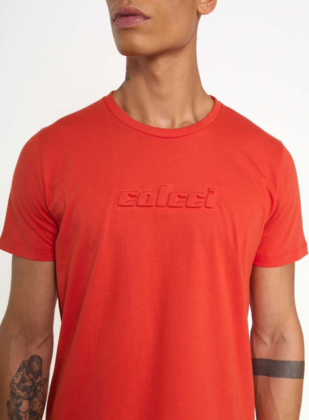 Camiseta Masculina Com Logo Em Relevo Vermelho