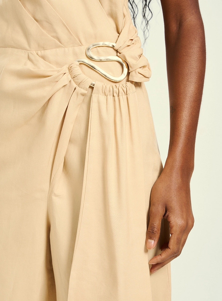 Macacão Feminino Longo Com Detalhes Bege 3