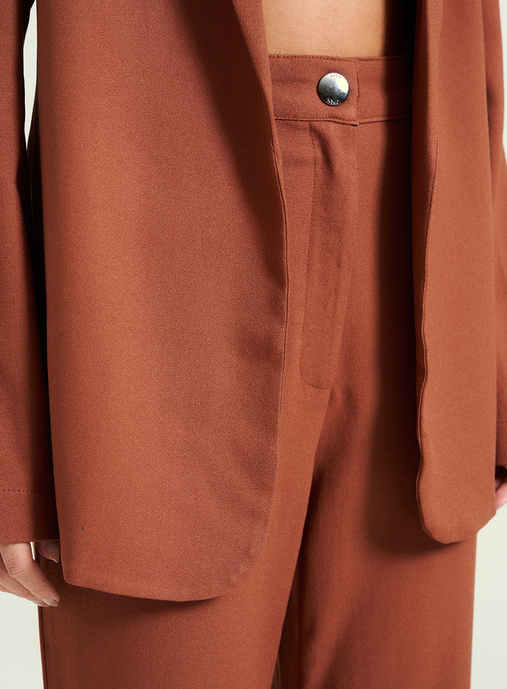 Conjunto Feminino De Alfaiataria Blazer E Calça Marrom 3