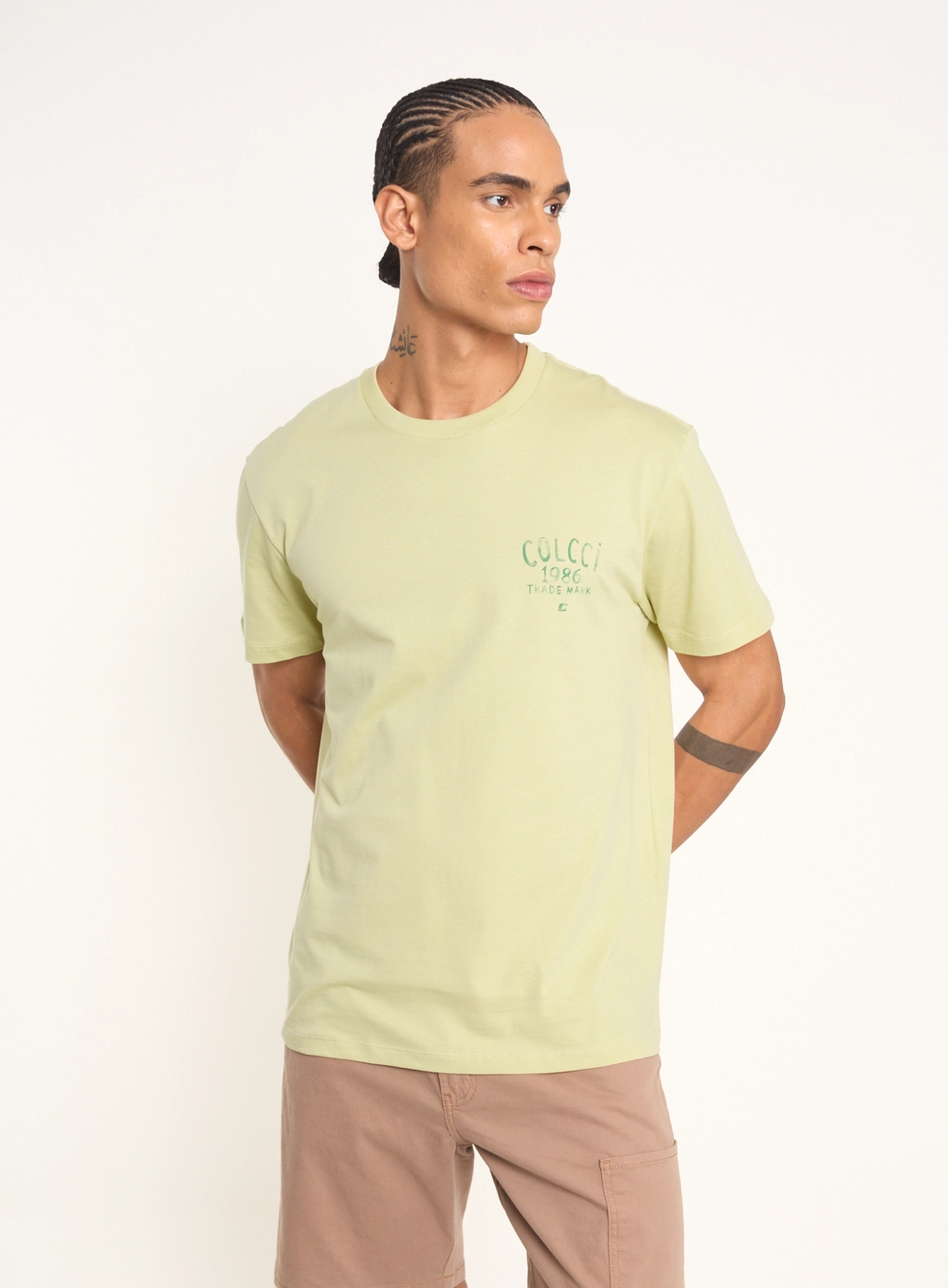 Camiseta Masculina Com Estampa Frontal E Posterior Bege