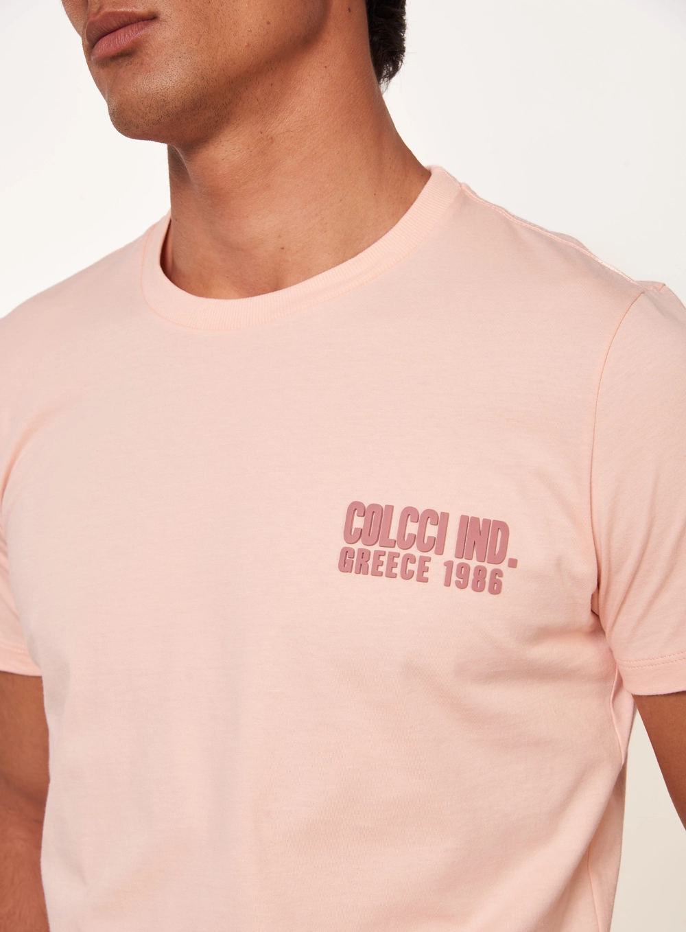 Camiseta Com Estampa Localizada Rosa