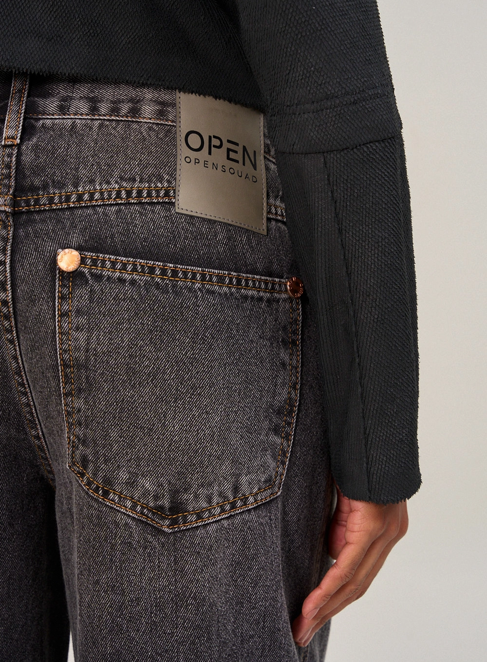 Calça Feminina Jeans Com Lavagem Escura Indigo Preto 4