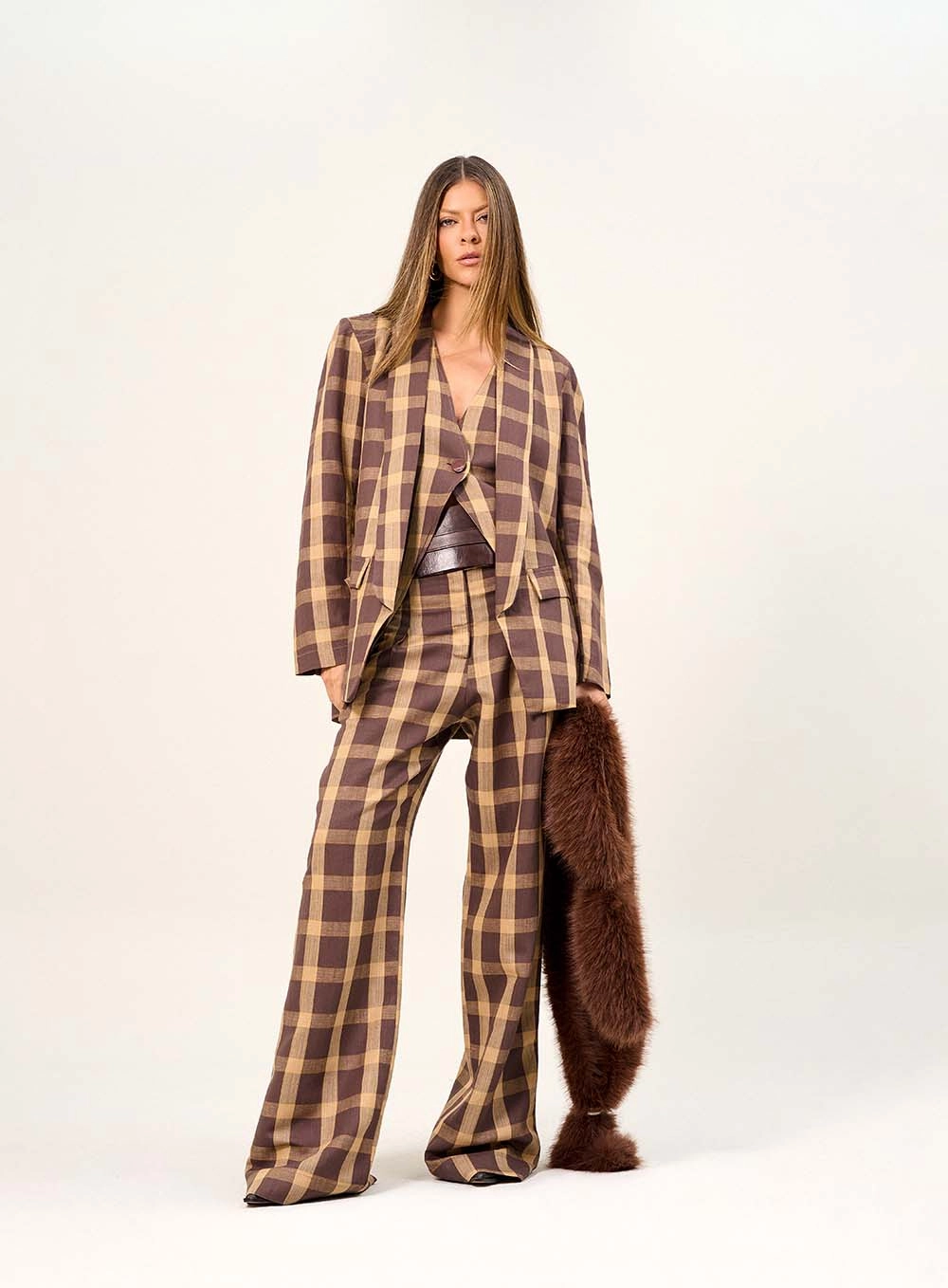 Calça Feminina Com Estampa Xadrez Estampados 3