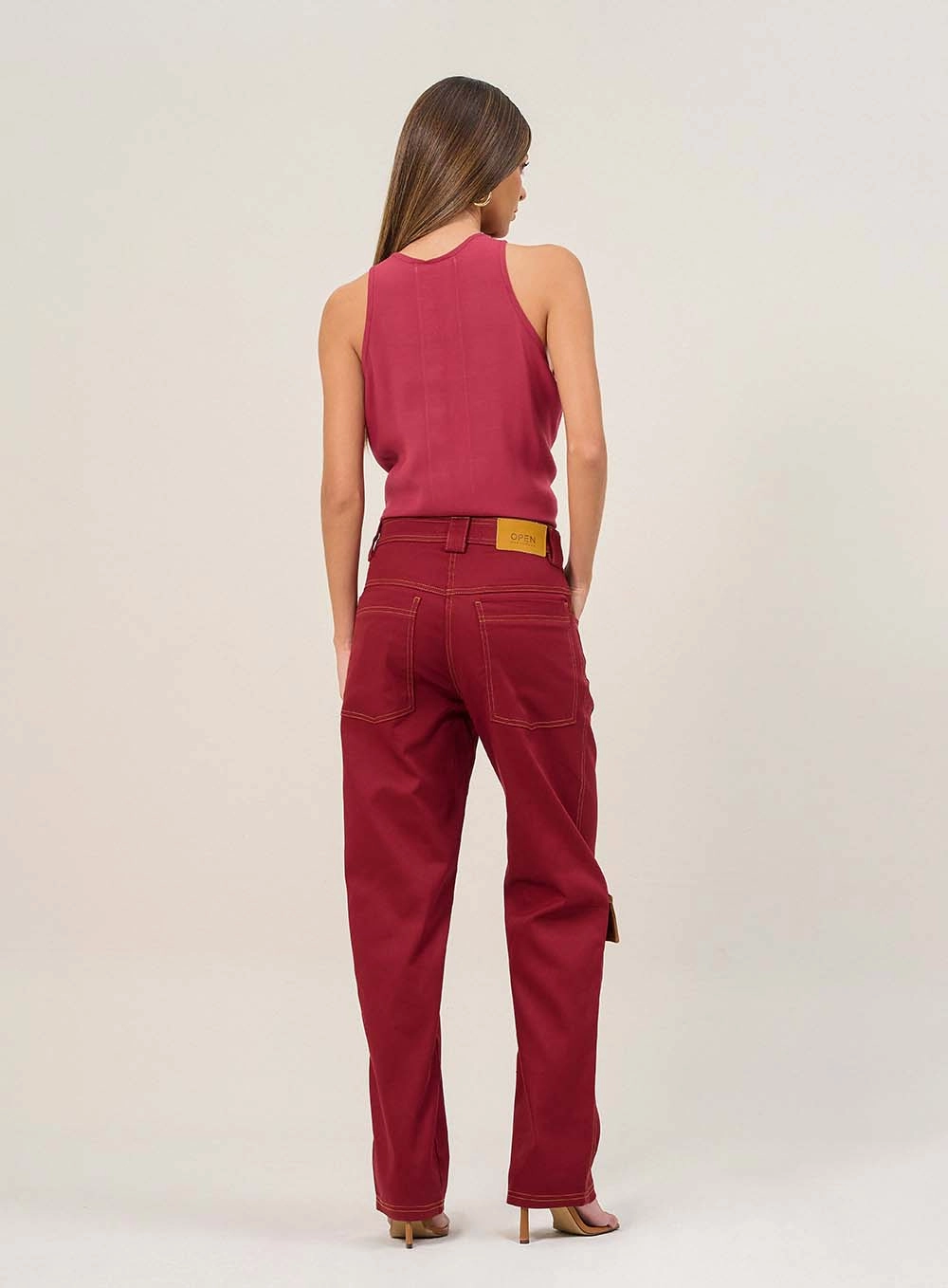 Calça Feminina Cargo Com Recortes Vermelho 2