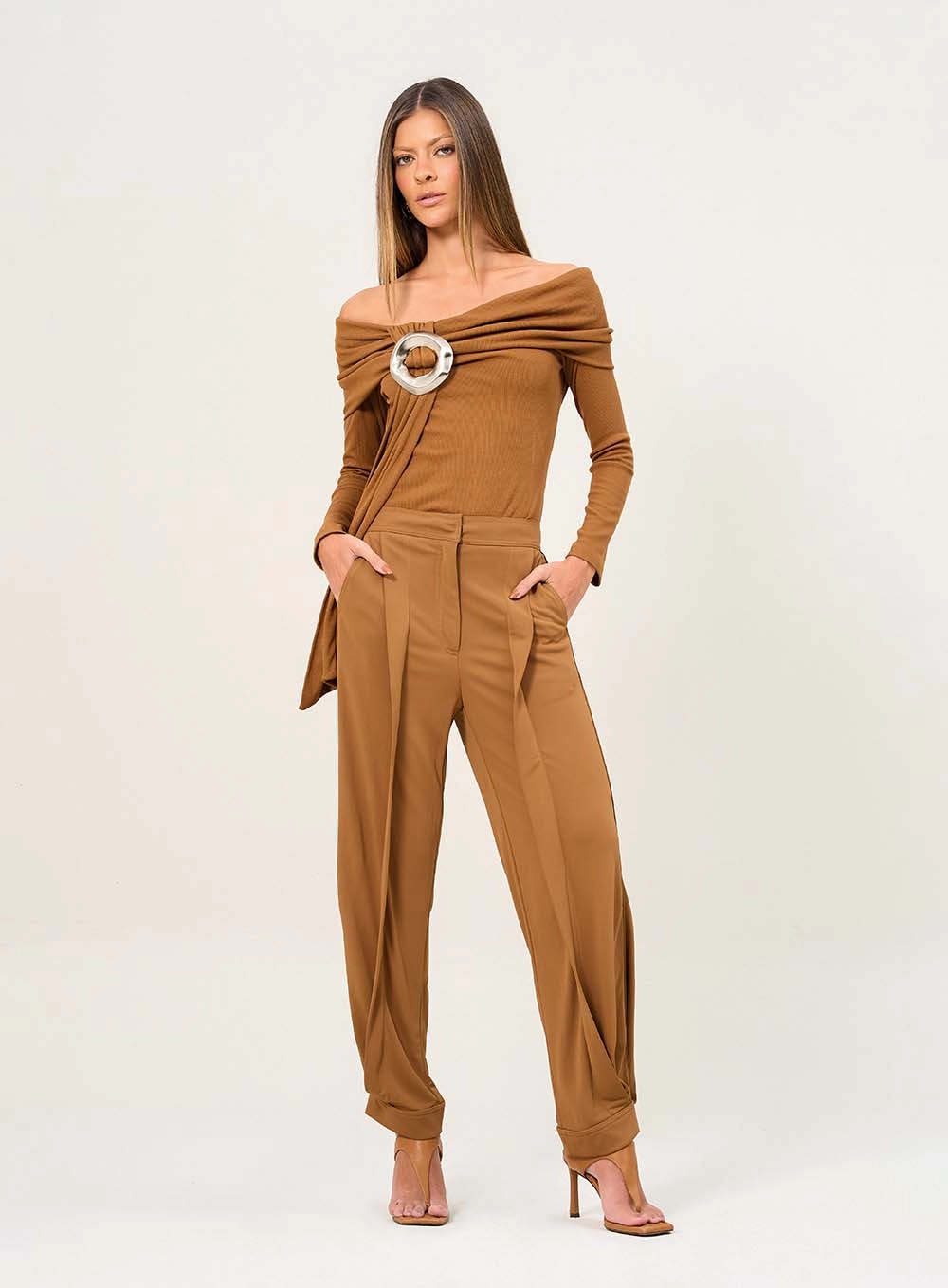 Calça Feminina Cintura Alta Clochard Marrom 1
