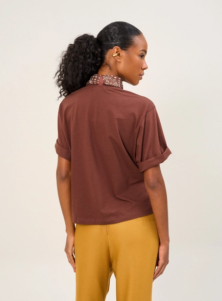 Camiseta Feminina Com Lenço Estampado