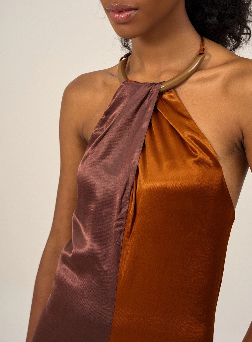 Vestido Midi Bicolor Com Torção Frontal Estampados 3
