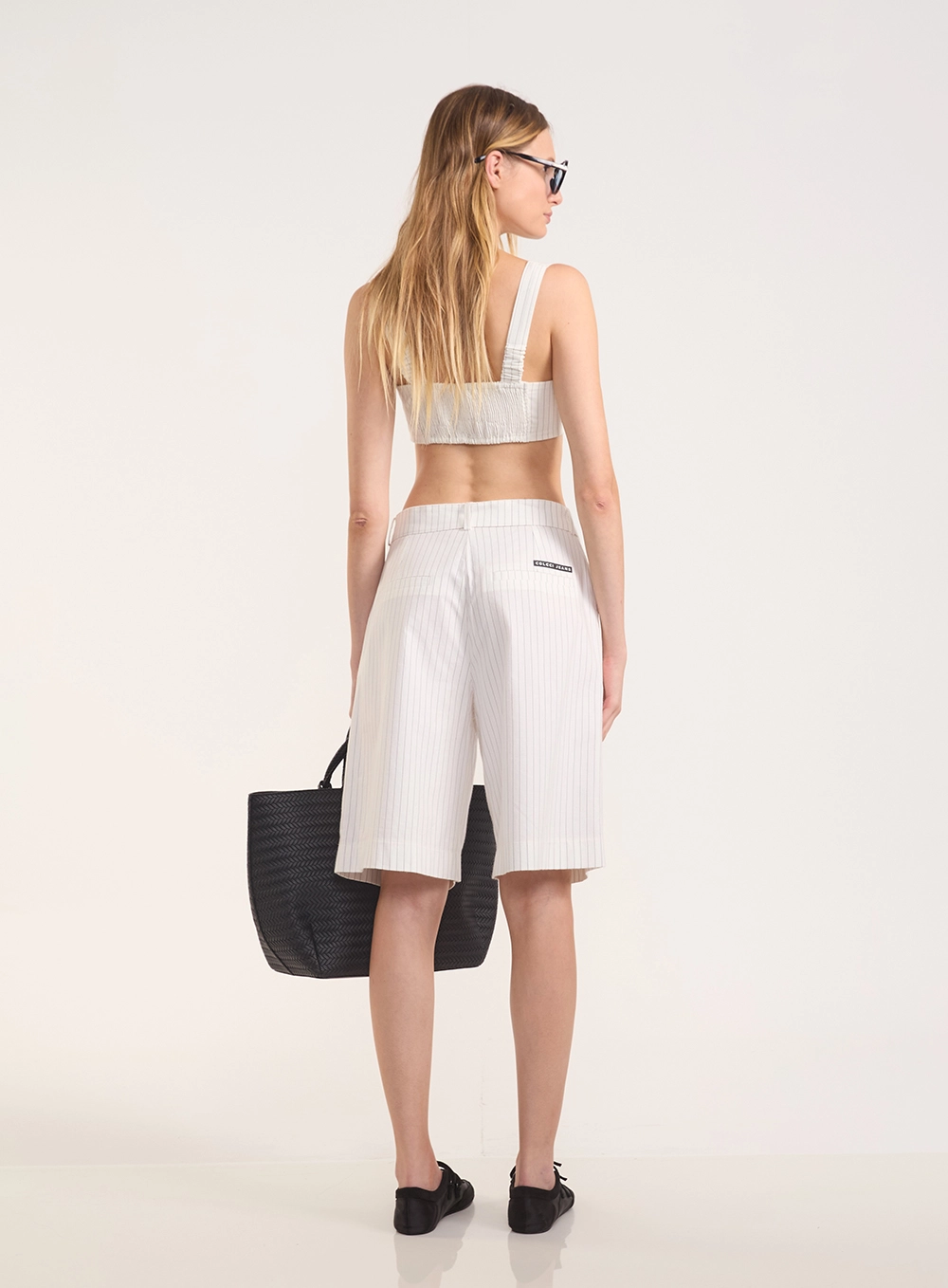 Bermuda Risca De Giz Com Argola E Bolsos Estampados