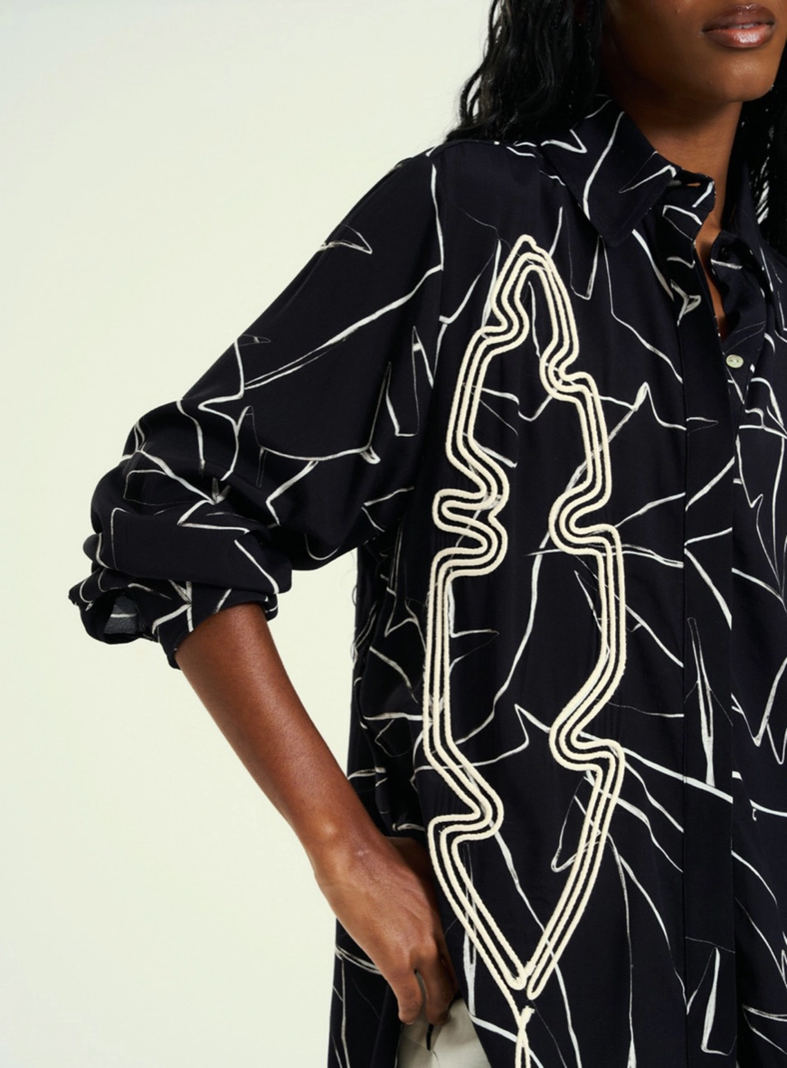 Camisa Feminina Estampada Com Bordado Estampados 3