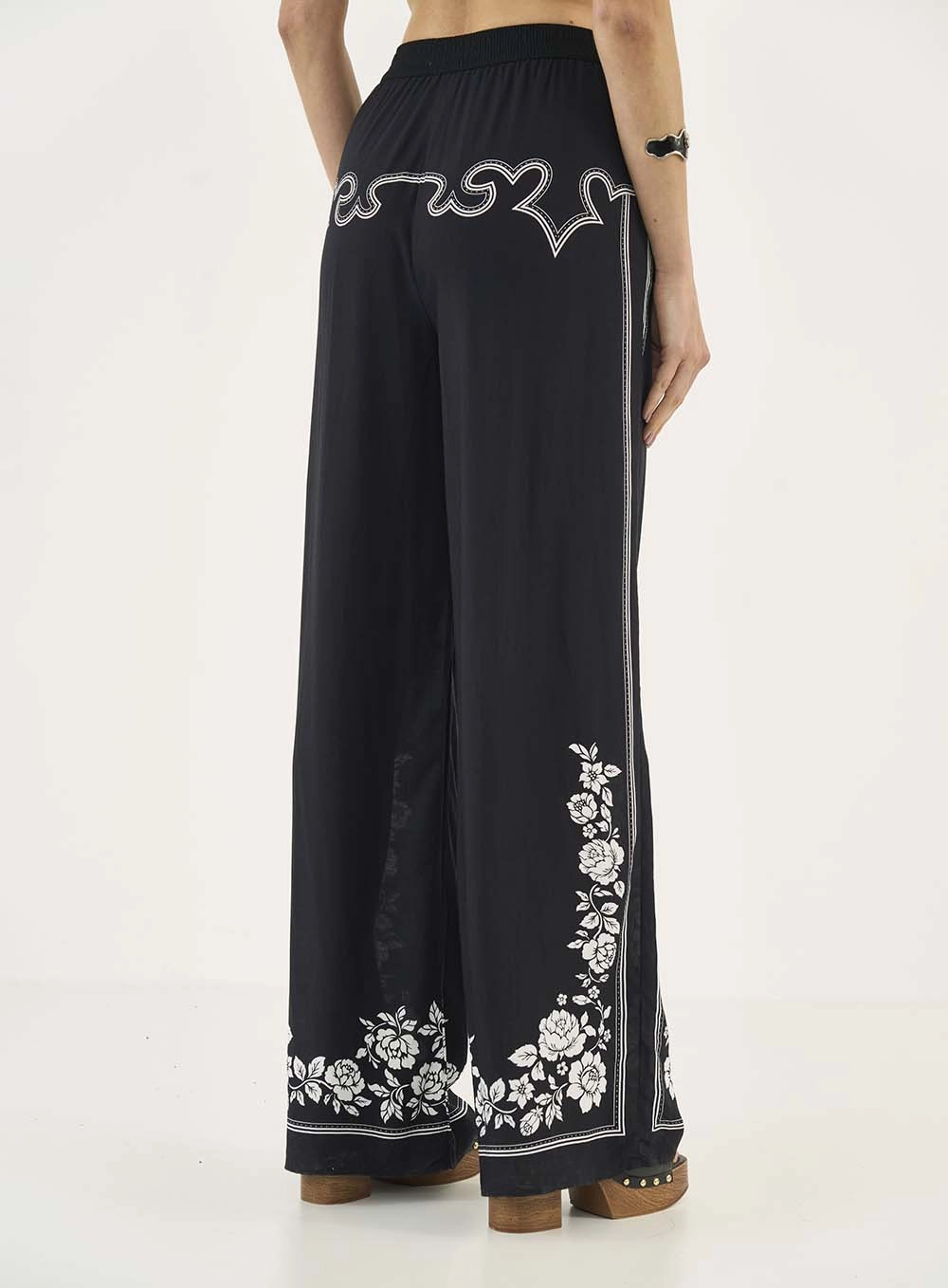 Calça Wide Leg Com Estampa Estampados