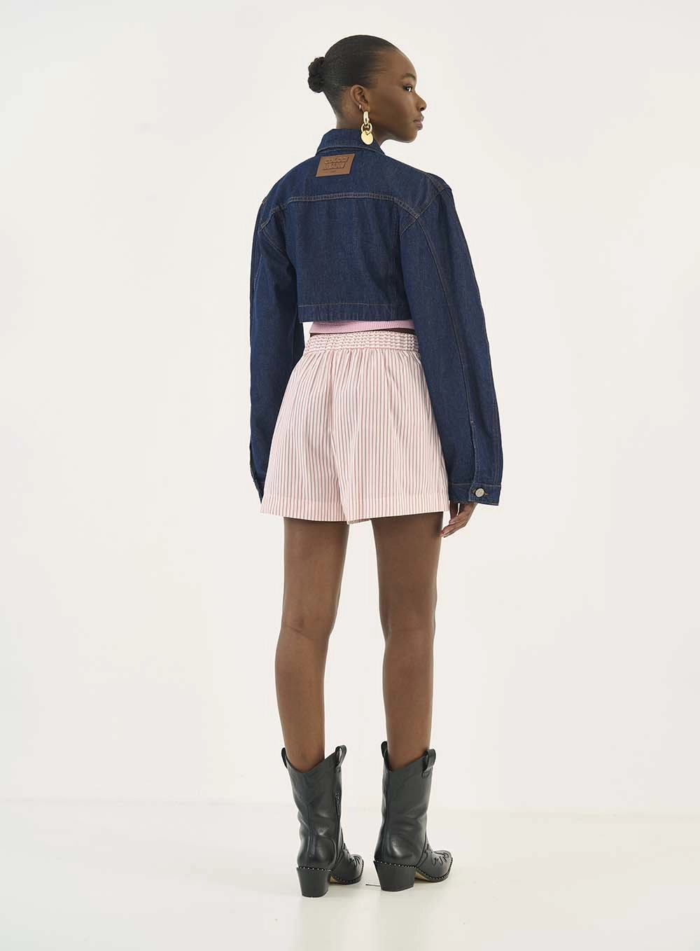 Short Alfaiataria Listrado Com Bolsos Frontais Estampados
