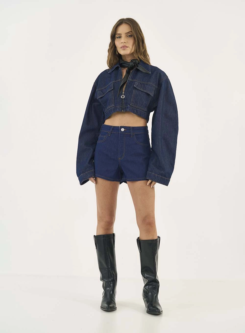 Jaqueta Jeans Cropped Com Bolsos Frontais Índigo