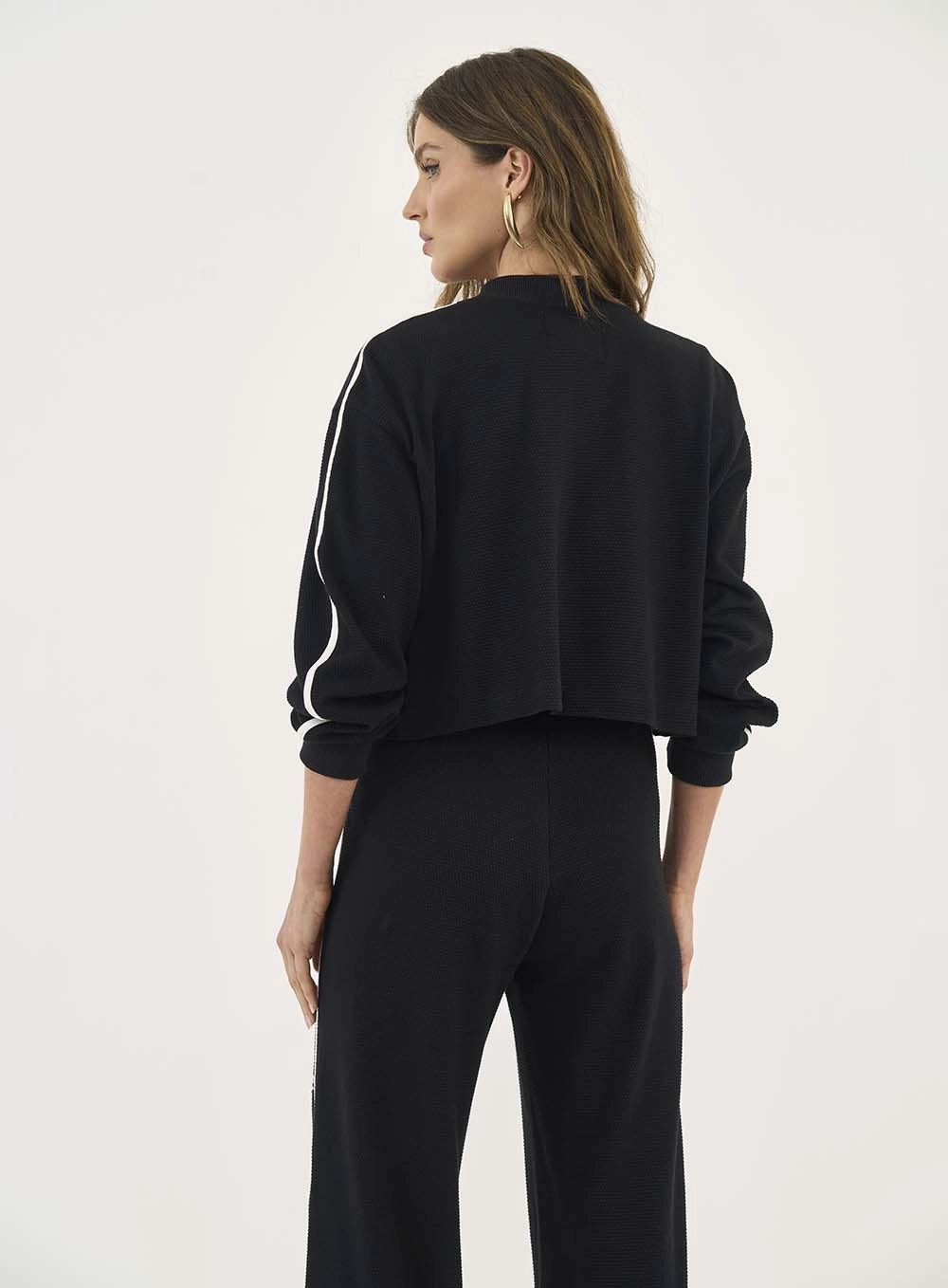 Jaqueta Comfort Com Detalhe Em Listras Preto