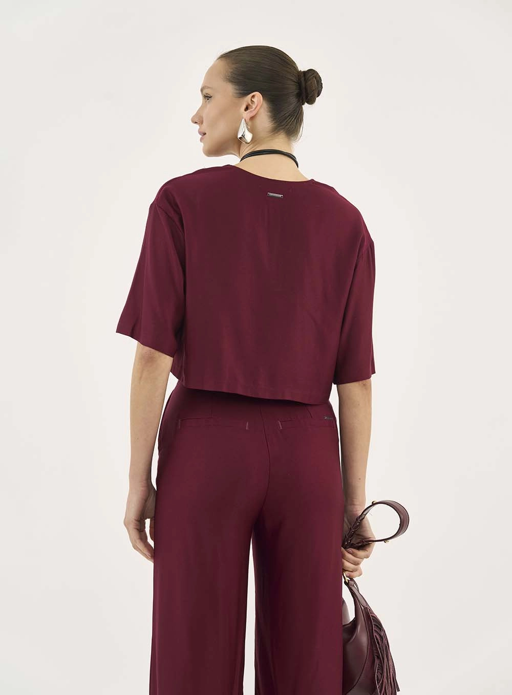 Camiseta Encurtada Comfort Bordô