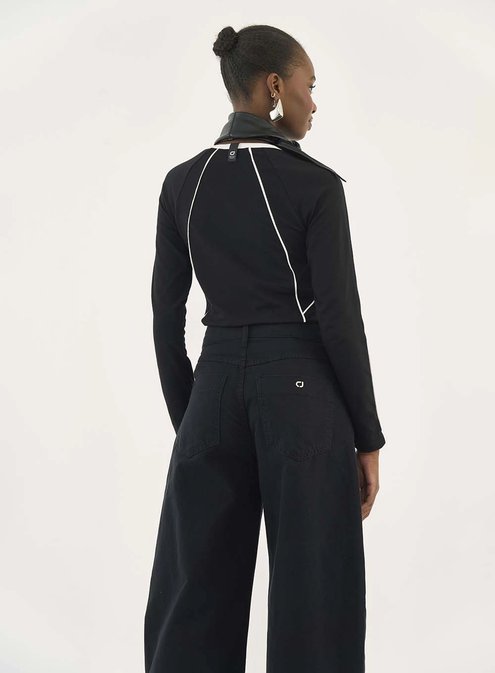 Camiseta Slim Manga Longa Com Listras Preto
