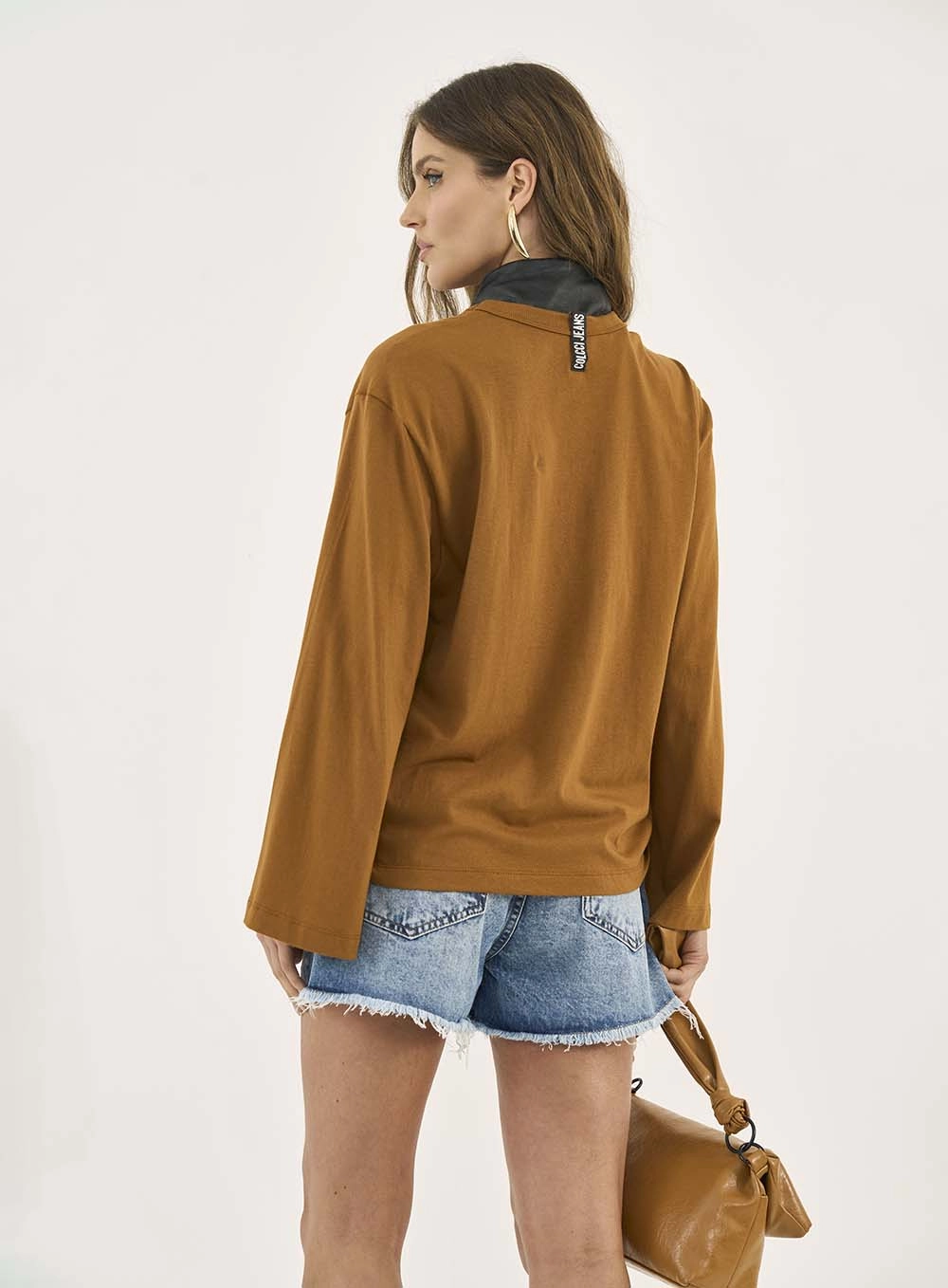 Camiseta Comfort Mangas Amplas Marrom