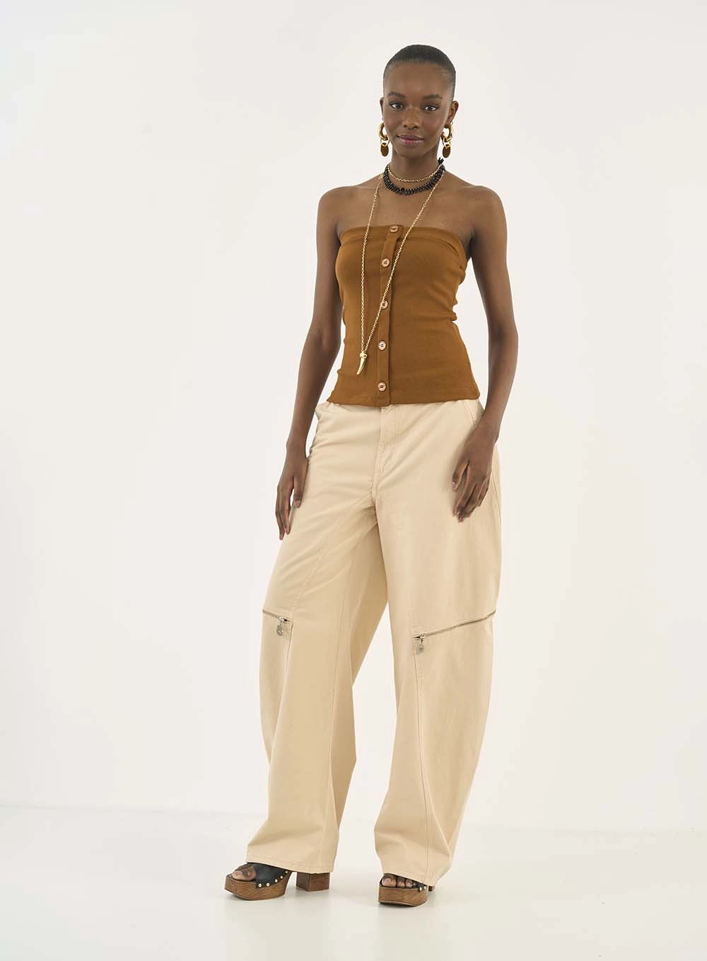 Blusa Tomara Que Caia Buttons Marrom