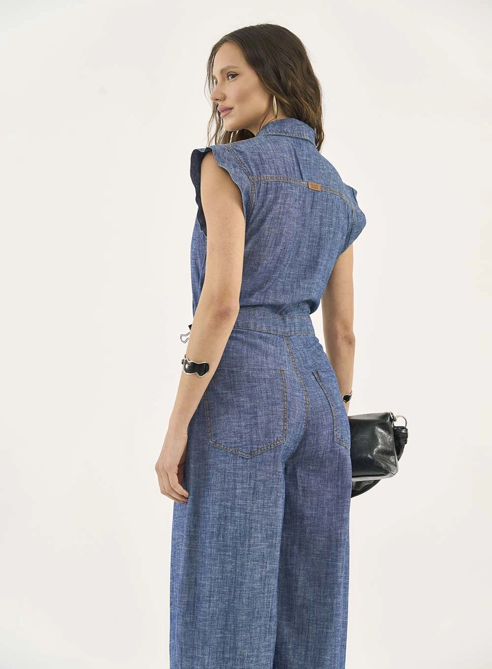 Macacão Jeans Wide Leg Com Pregas Acinturado Índigo