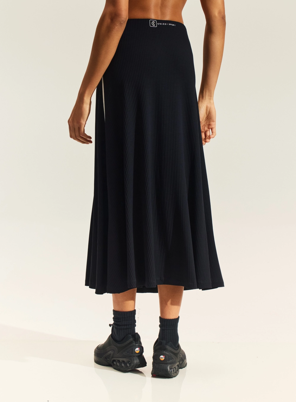 Saia Midi Canelada Com Faixa Lateral Preto
