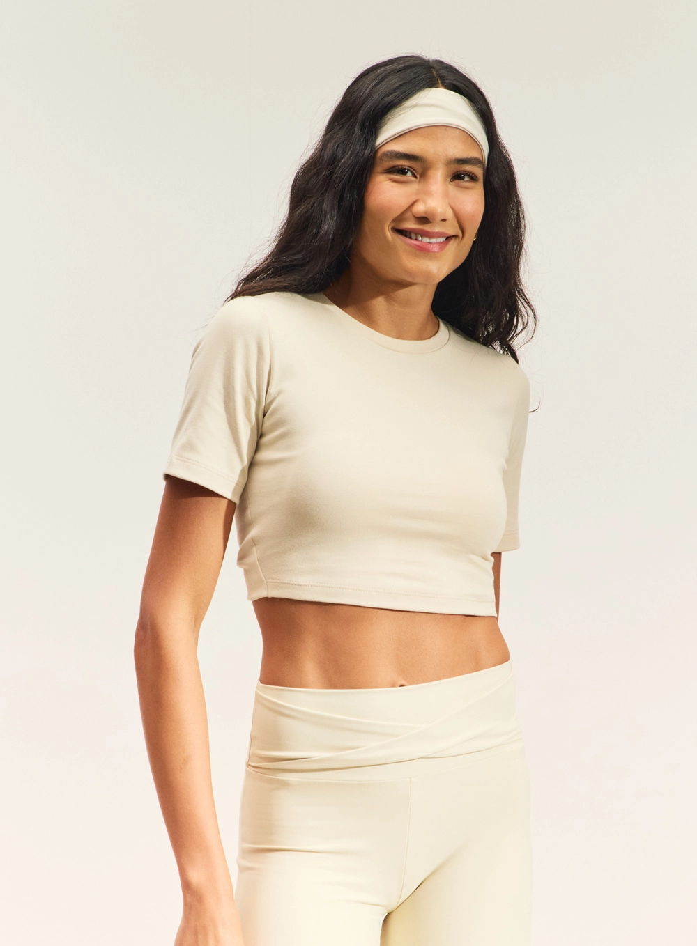Blusa Cropped Com Costas Abertas E Torção Bege