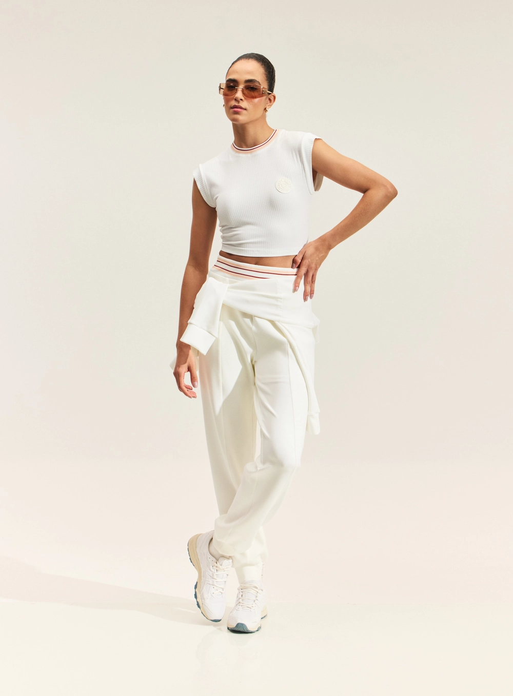 Blusa Cropped Canelada Com Detalhes Off Natural