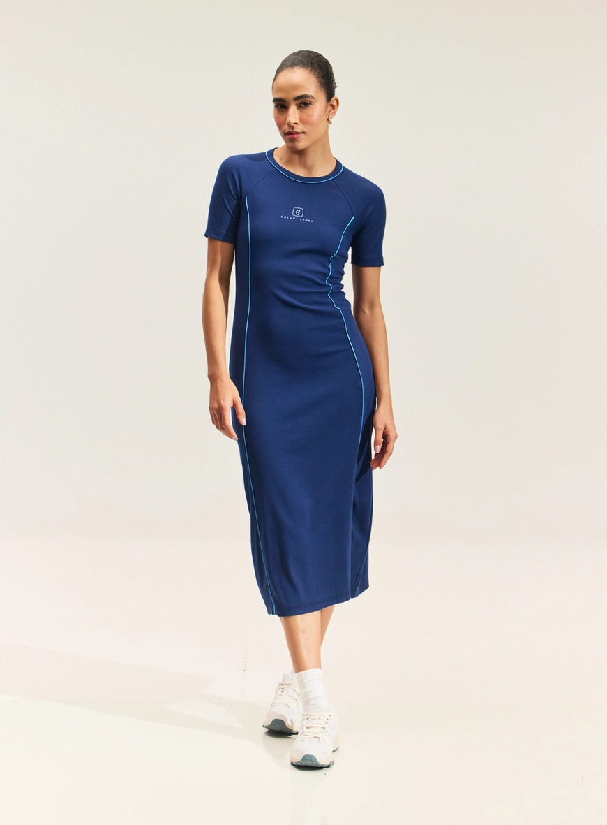 Vestido Midi Justo Com Vivos E Fenda