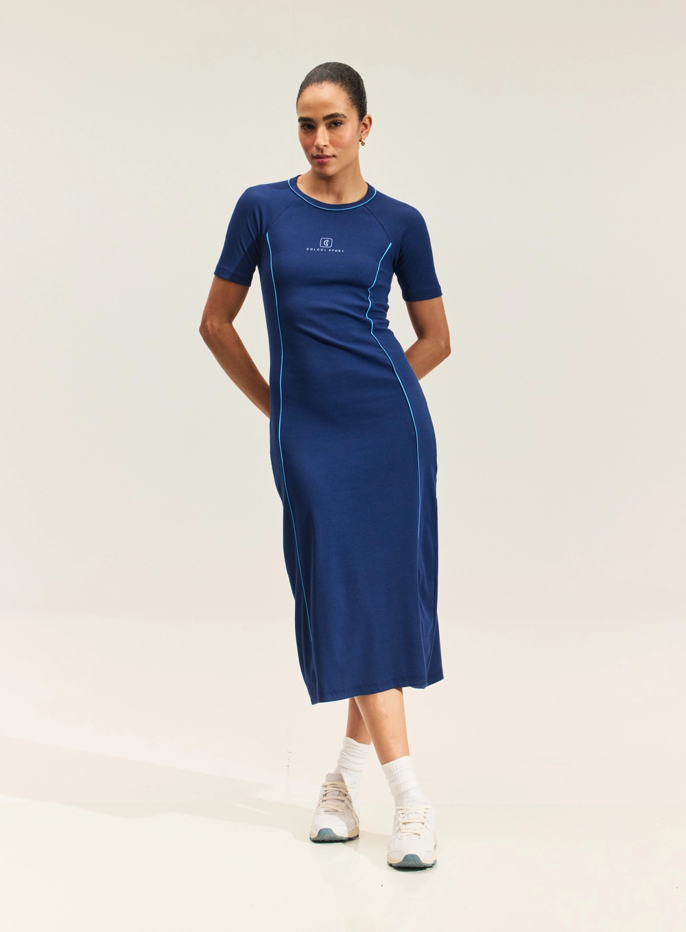 Vestido Midi Justo Com Vivos E Fenda Azul