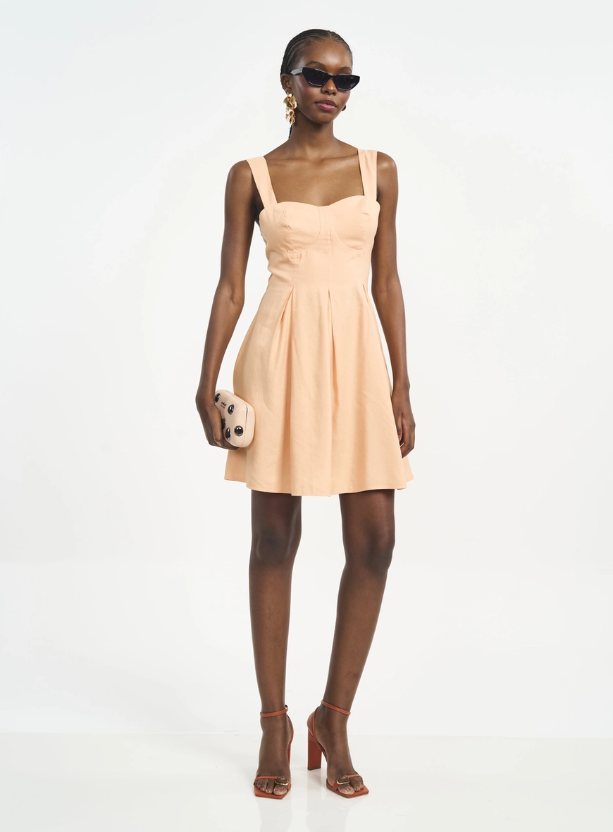 Vestido Curto Com Alças Largas E Pregas