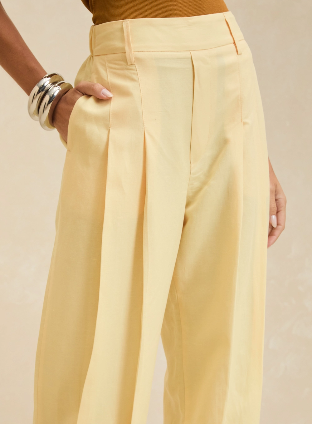 Calça Alfaiataria Feminina Slouchy Amarelo 4