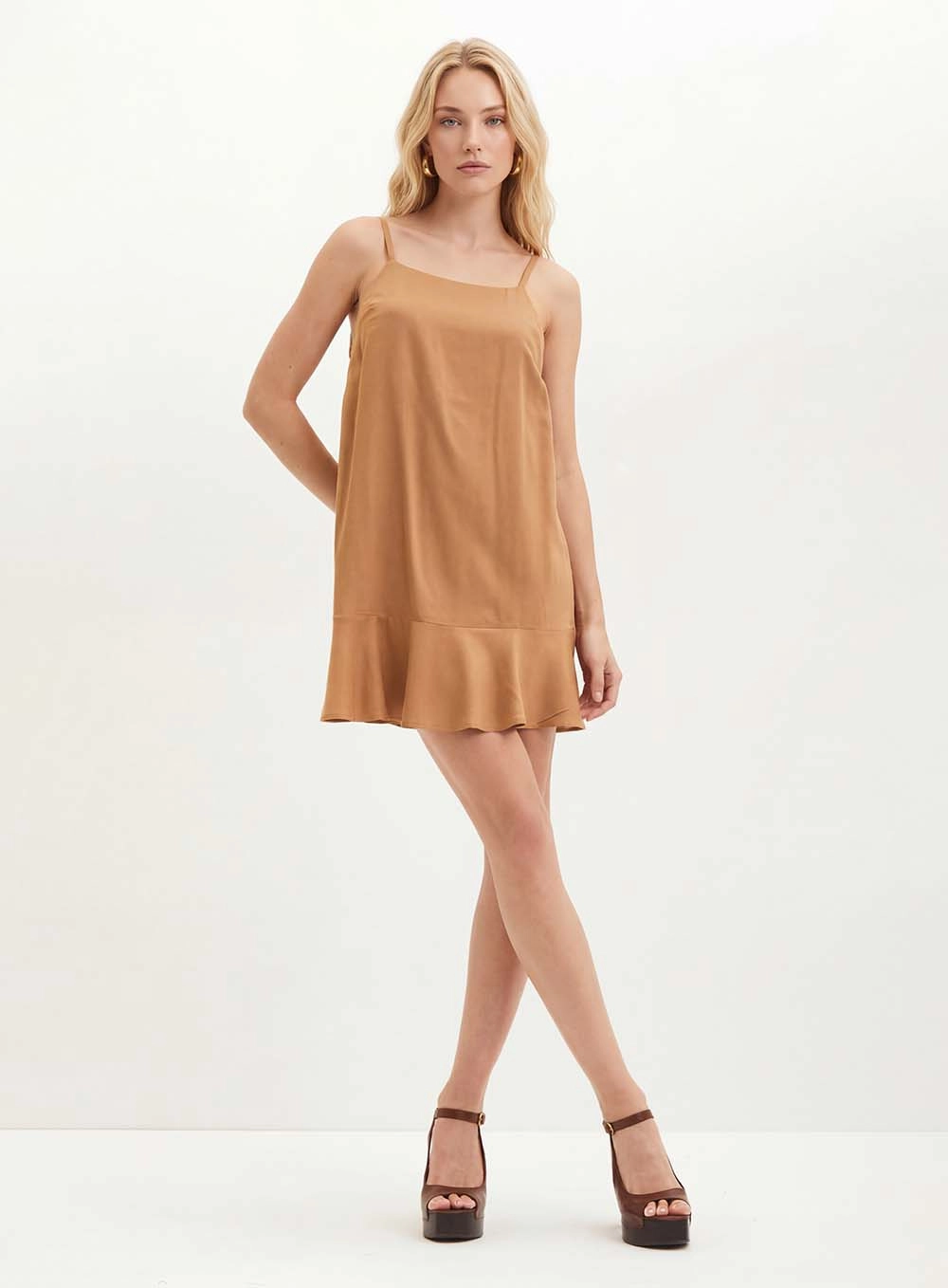 Vestido Curto Com Babado Na Barra - Comfort Bege 3