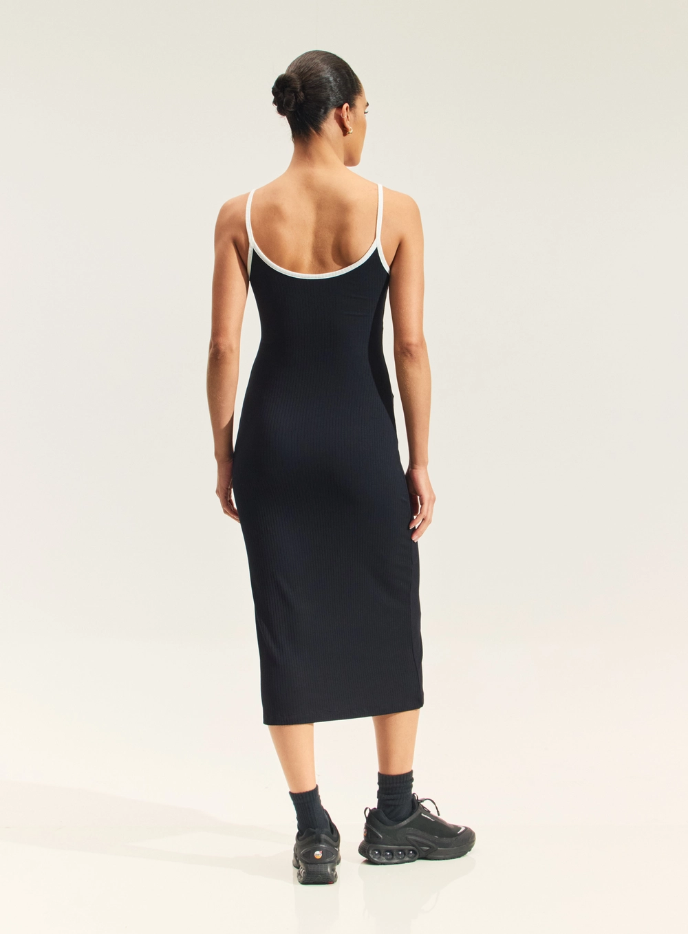 Vestido Midi Feminino Canelado Com Alças Finas PRETO