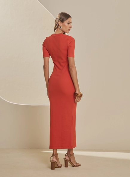 Vestido Midi Justo Canelado
