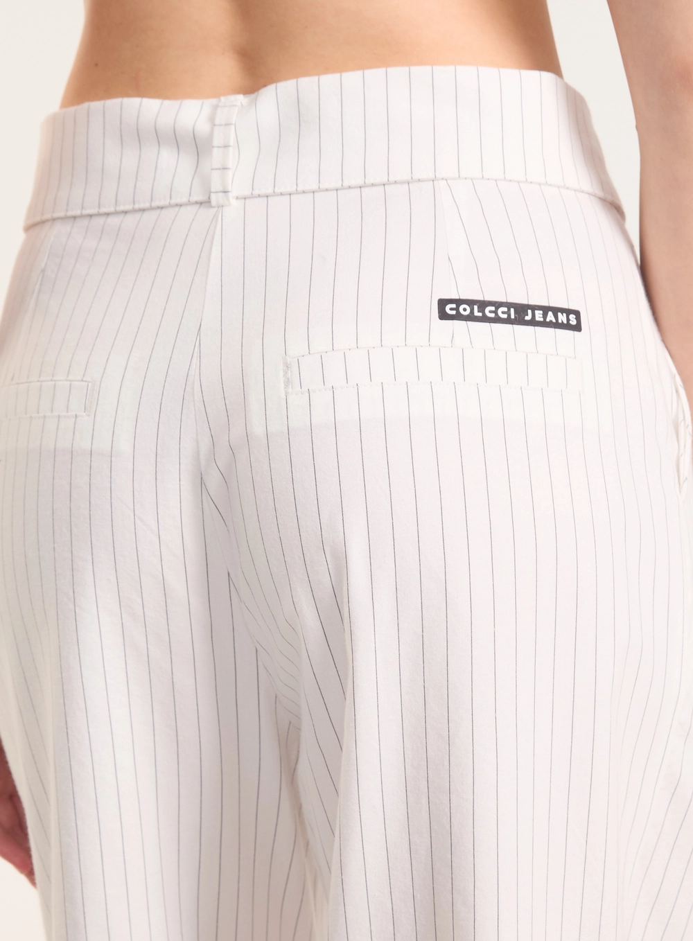 Calça Pantalona Risca De Giz Tailoring Estampados